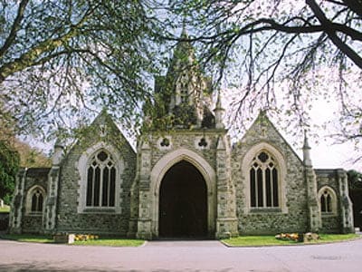 Putney Vale Cemetery — photo 1