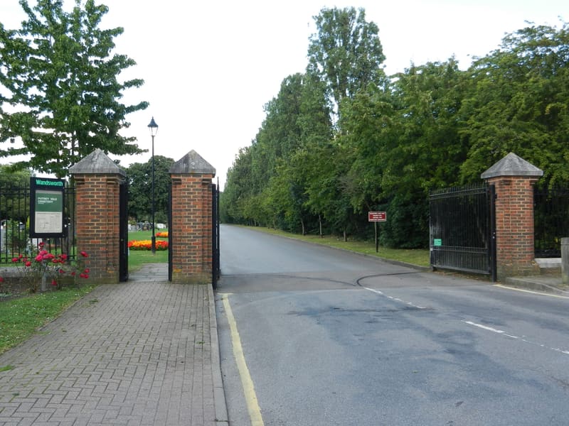 Putney Vale Cemetery — photo 3