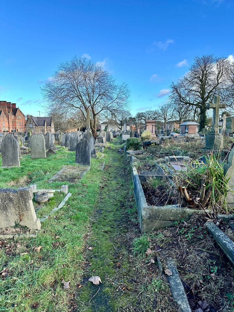 Uttoxeter New Road Cemetery — photo 1