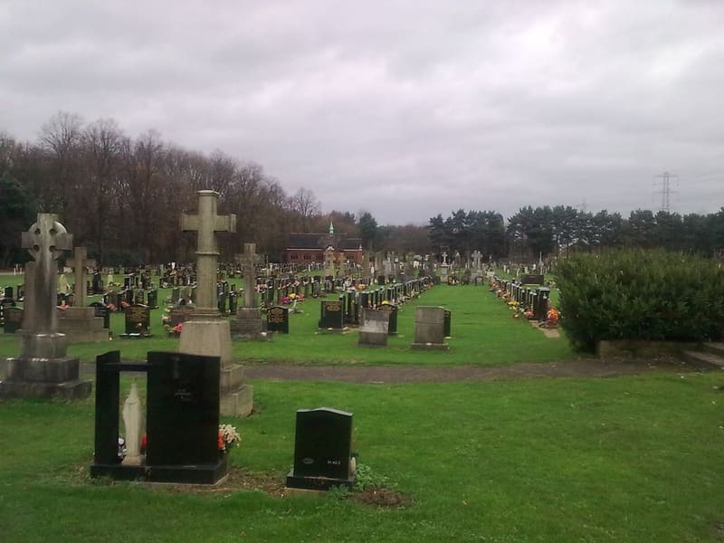 Wardley Cemetery / St Mary's RC — photo 3