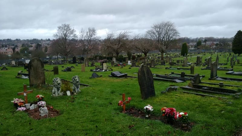Normanton Cemetery — photo 4