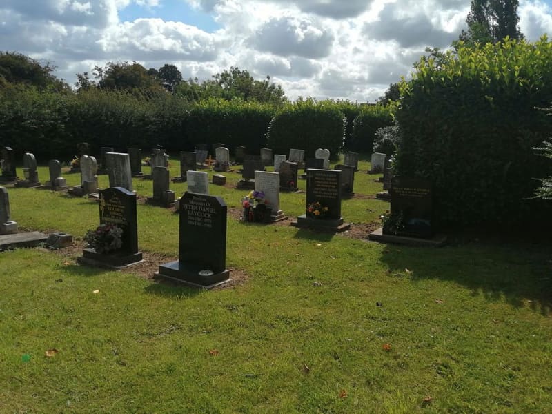 Warmsworth Cemetery — photo 2